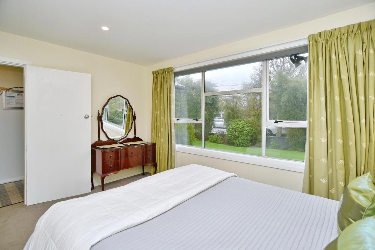 Charlesworth Villa - Christchurch Holiday Homes Exterior photo