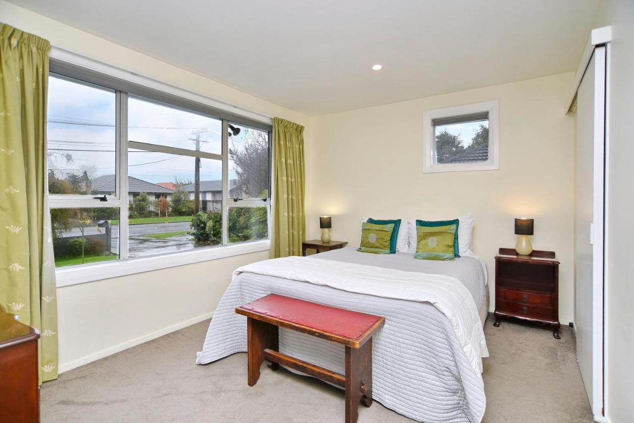 Charlesworth Villa - Christchurch Holiday Homes Exterior photo